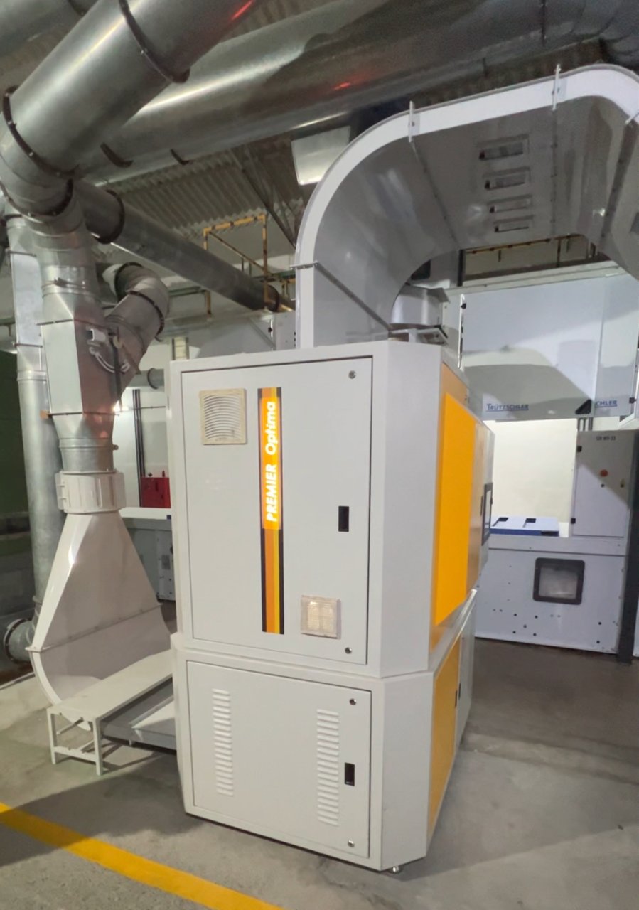 Recycling and spinning machinery in the production facility
